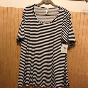 LulaRoe Perfect T NWT